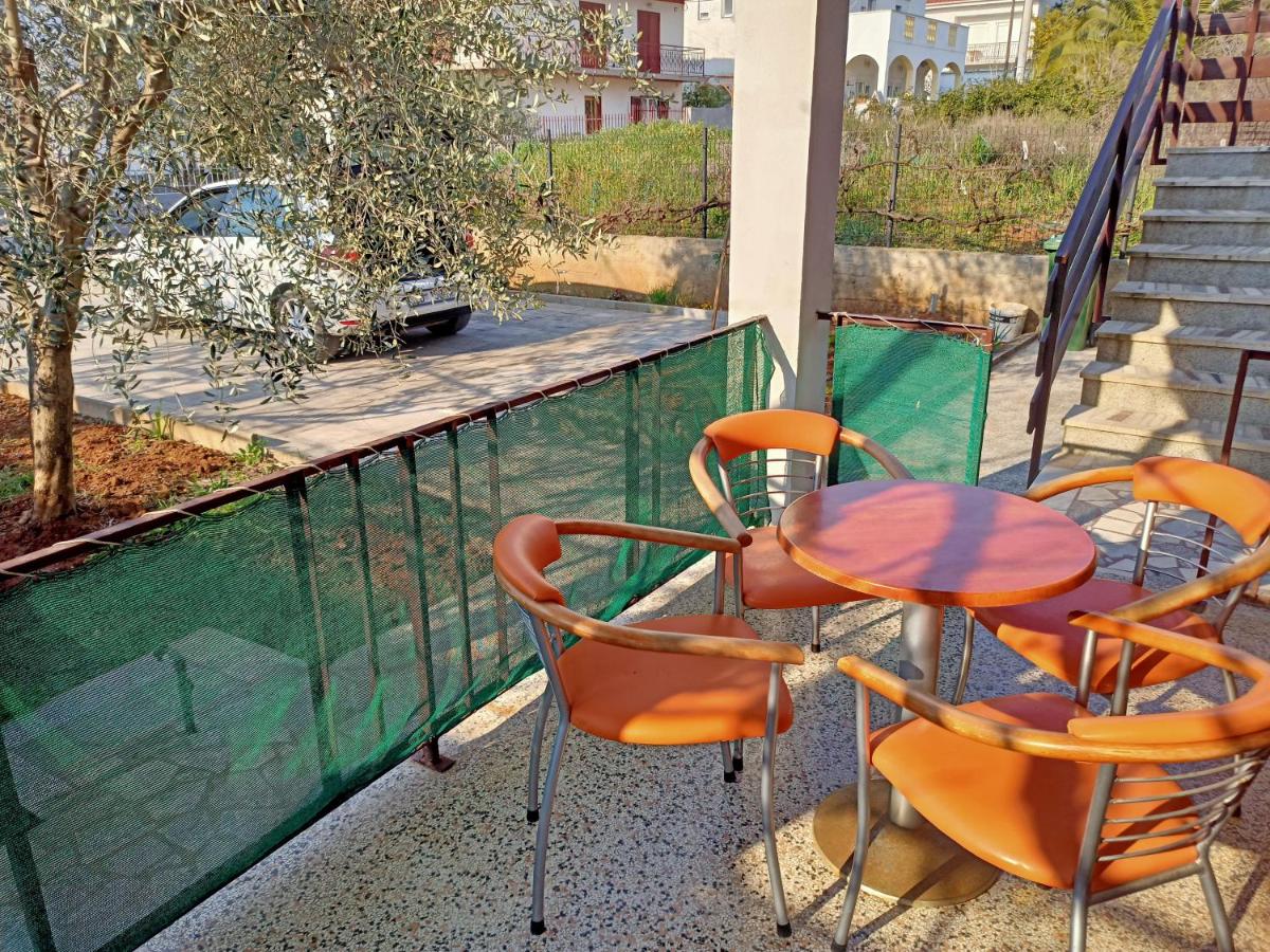 Apartment Tomas,,,Spacious house with private parking,terrace,5G Internet,,,,, - B&B Zadar
