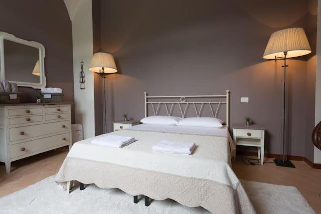 B&B Valfabbrica - HT CASTELLO DI CAMPOLONGO - Bed and Breakfast Valfabbrica