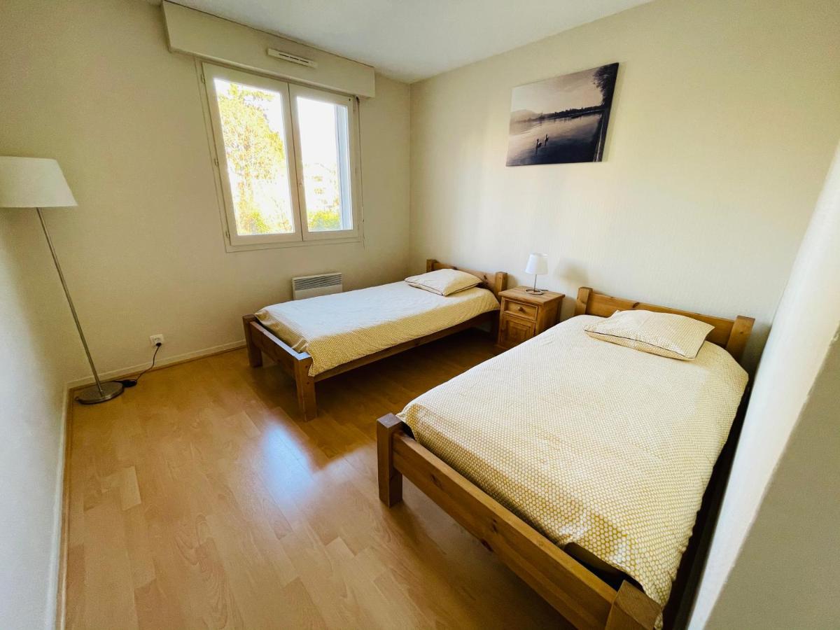 Apartment with Mountain View