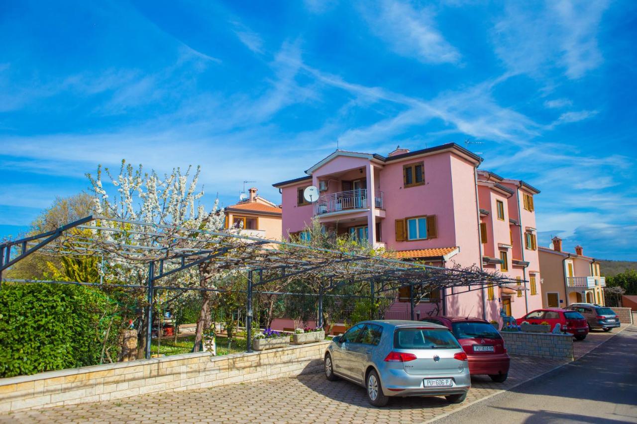 Apartments Lorena - B&B Parenzo