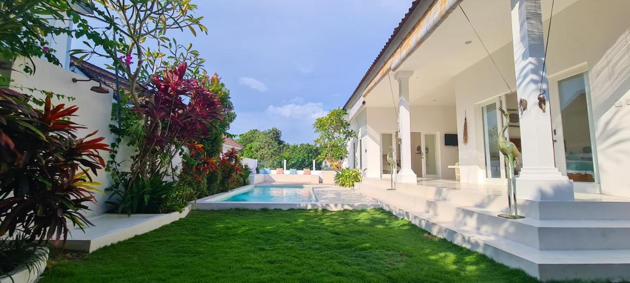 Dolce Blanco - 3BR Pool Villa in Canggu - Ferienwohnung Canggu