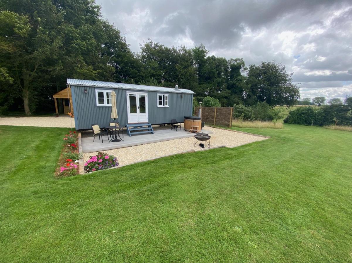 B&B Oxford - The Bibury - Westwell Downs Shepherd Huts - Bed and Breakfast Oxford