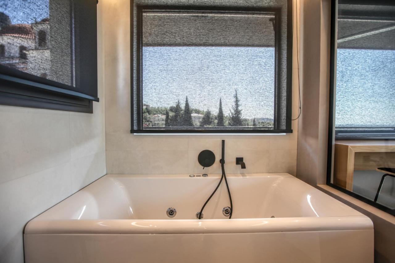 Meteora Heaven and Earth premium suites - Adults Friendly - Bed and Breakfast