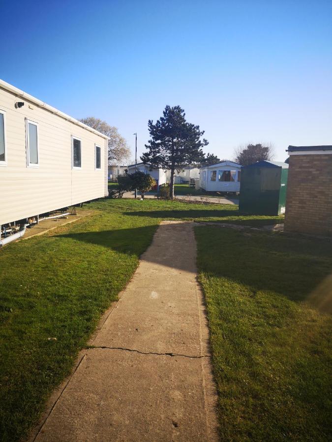 Lovely 2-Bed caravan in Walton on the Naze - Chambres d’hôtes