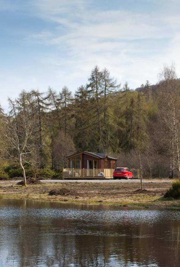 B&B Strathpeffer - 2-Bed Cottage with Hot Tub at Loch Achilty NC500 - Bed and Breakfast Strathpeffer