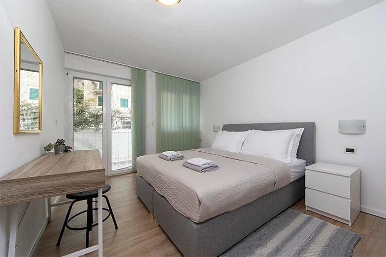 Apartamento con balcón