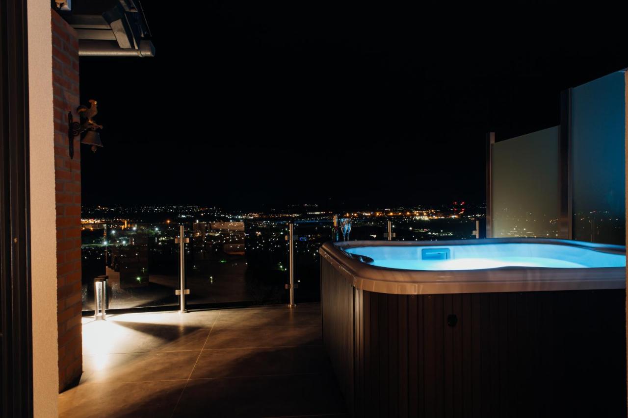 Bagoly Wellness Apartman 2 - Bed and Breakfast Pécs