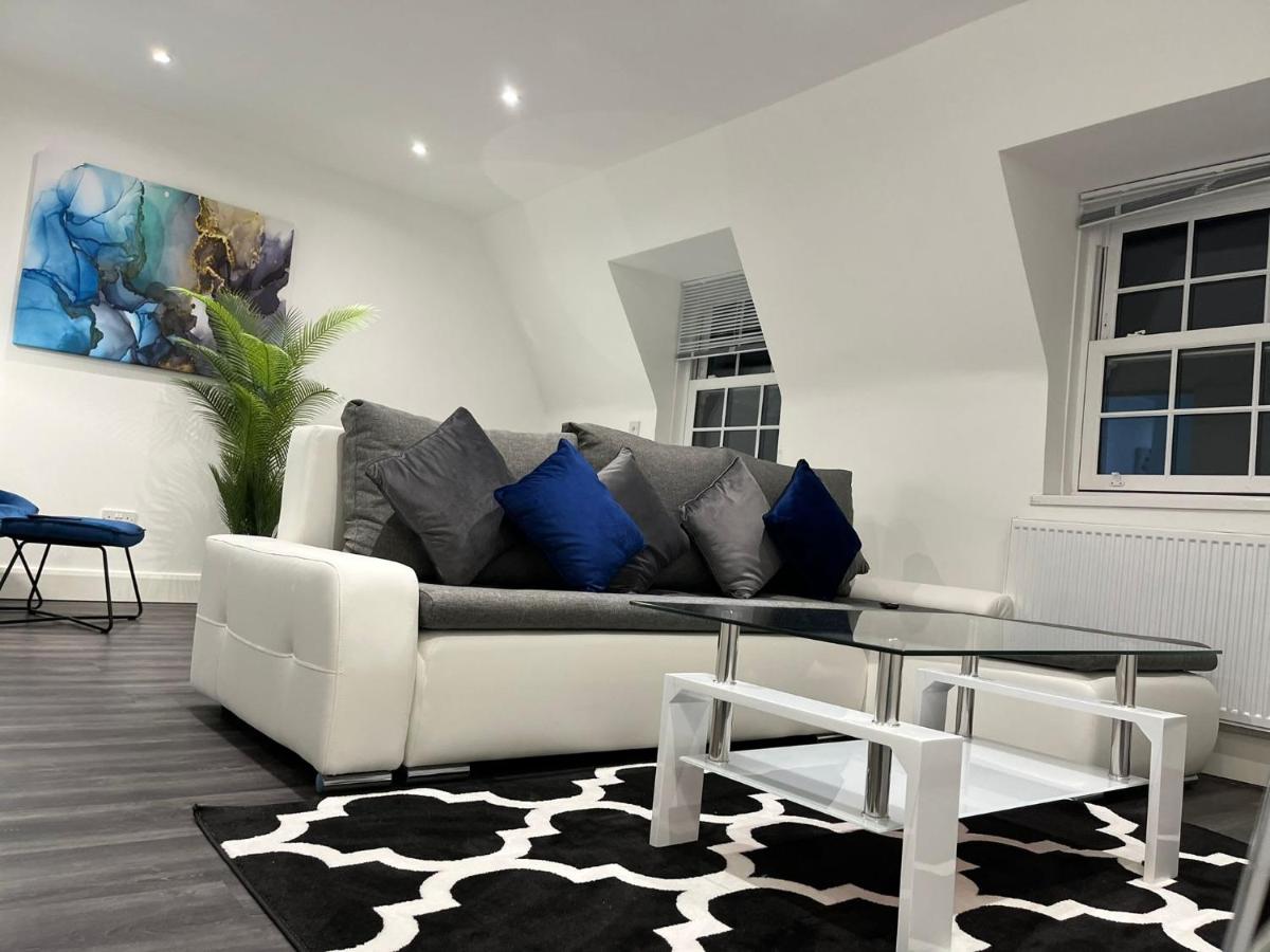 B&B Watford - SPACIOUS & MODERN 1 bed CITY CENTRE Apartment - Bed and Breakfast Watford