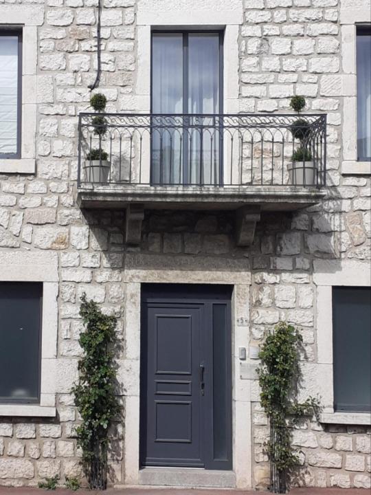 SOUS LE TILLEUL à RUOMS - B&B
