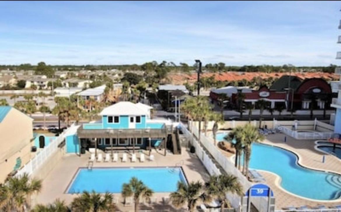 Sunny Daze, Desirable Kid Friendly Resort, 3 minute walk to the Beach, Resort Beachside Pool & Restaurant - B&B