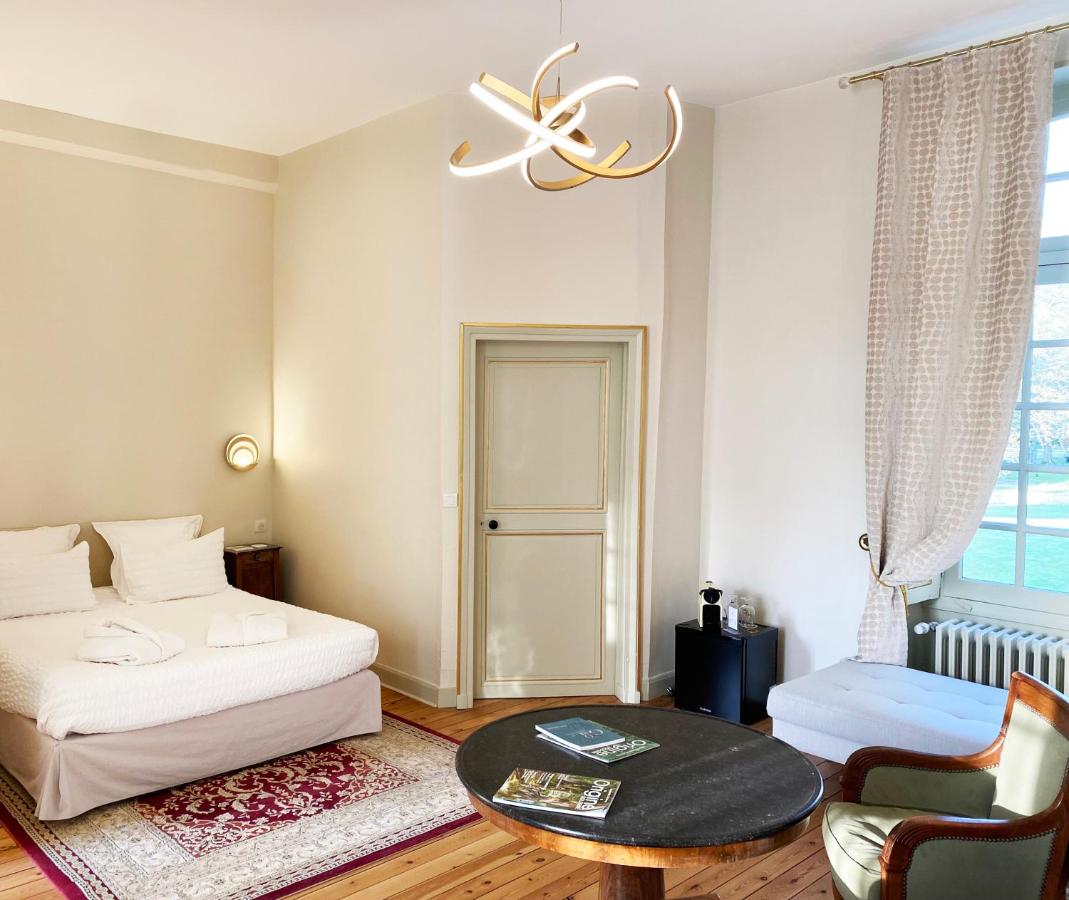 Queen Suite with Pool View