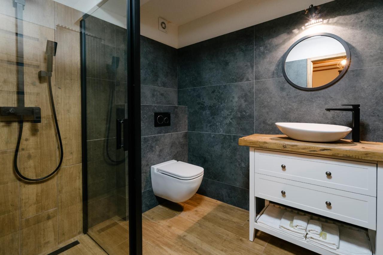 Deluxe Double Room with Shower