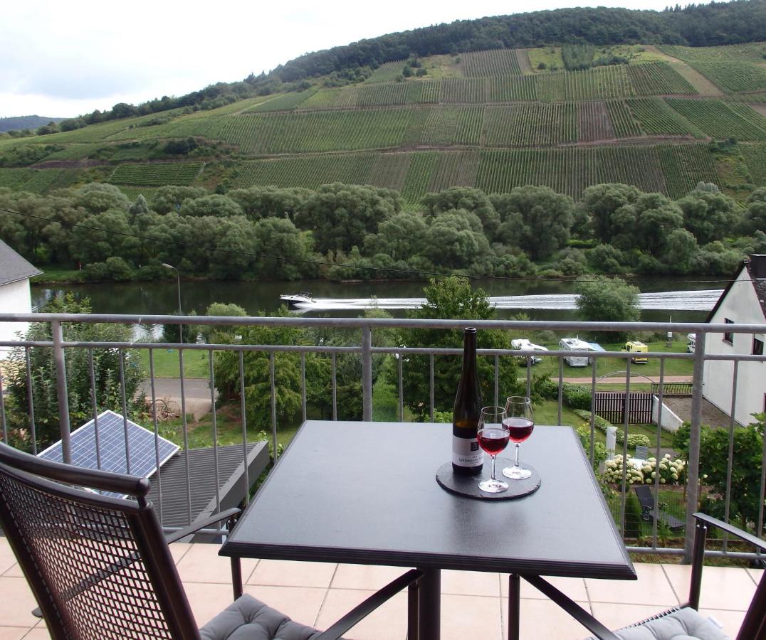Weingut Arns - Bed and Breakfast Reil