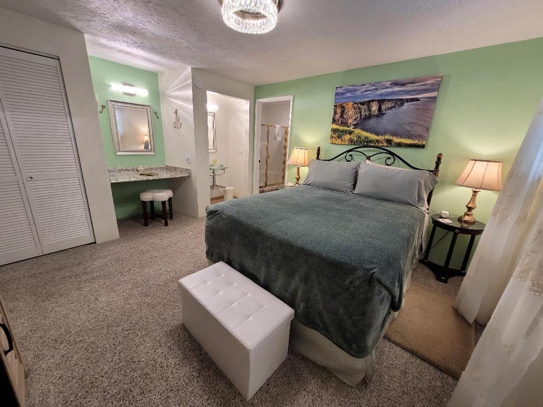 Queen Room