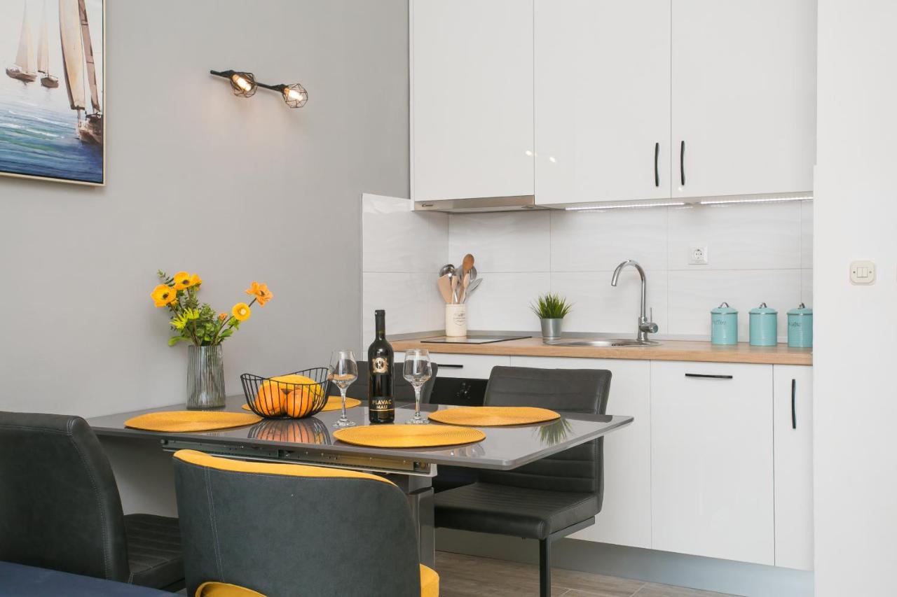 Apartment Vallissurda - Bed and Breakfast Nečujam