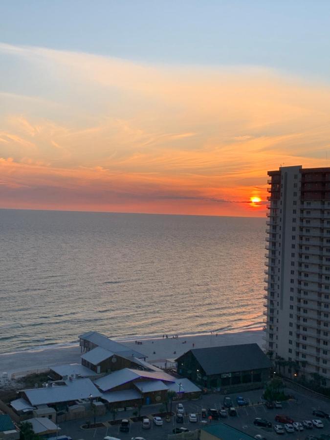 1717 Laketown Wharf 1 King Bedroom, 2 Bath - B&B Panama City Beach