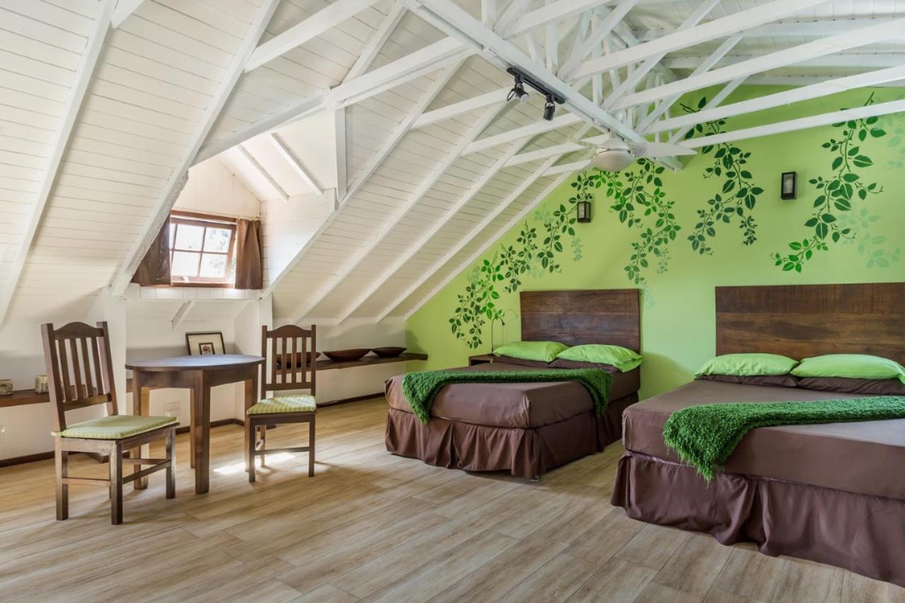 Familiekamer met Uitzicht op de Bergen