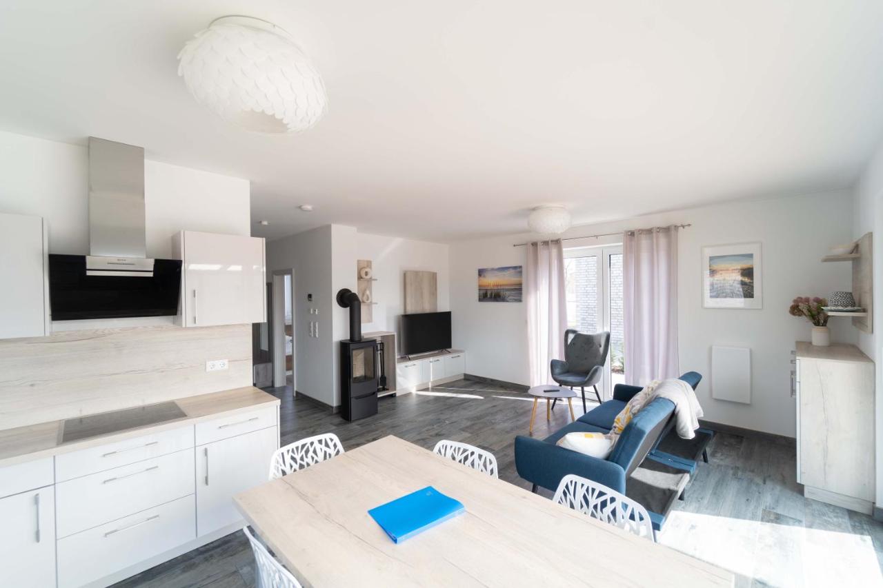 Ferienhaus Seebrise am Harkebrügger See mit Sauna und Kamin - B&B Barßel