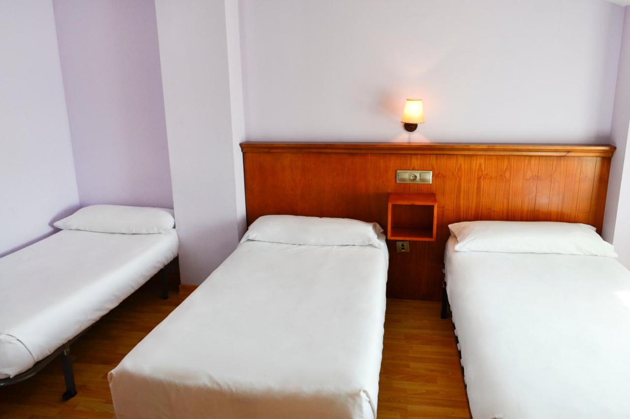 Camera Doppia con Letti Singoli con Letto Supplementare