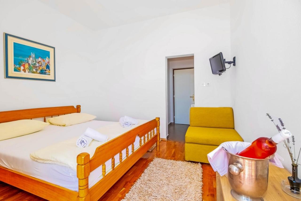 Chambre Double avec Balcon (3 Adultes)