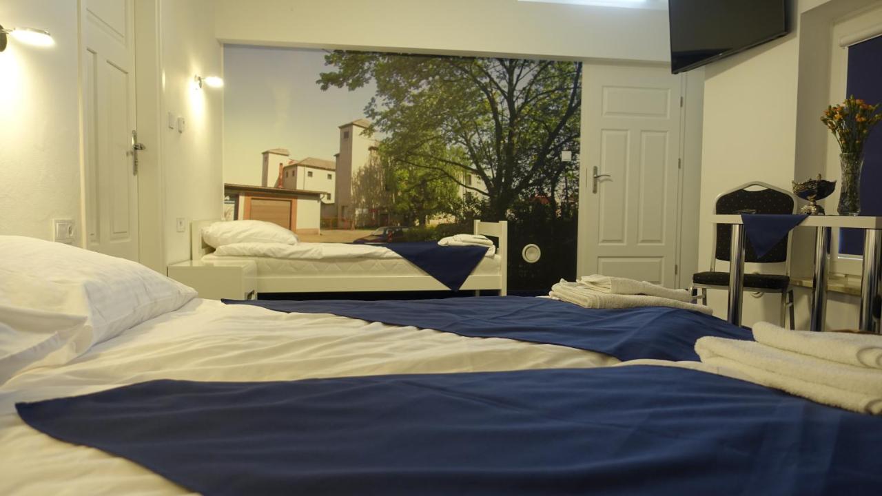 Camera Matrimoniale con Letto Supplementare