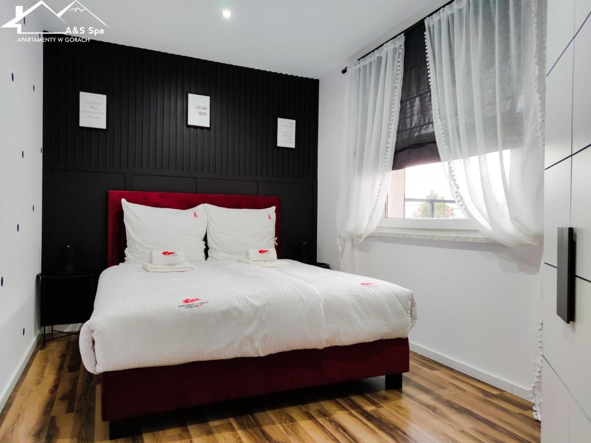 One-Bedroom Apartment with Balcony and Mountain View  
