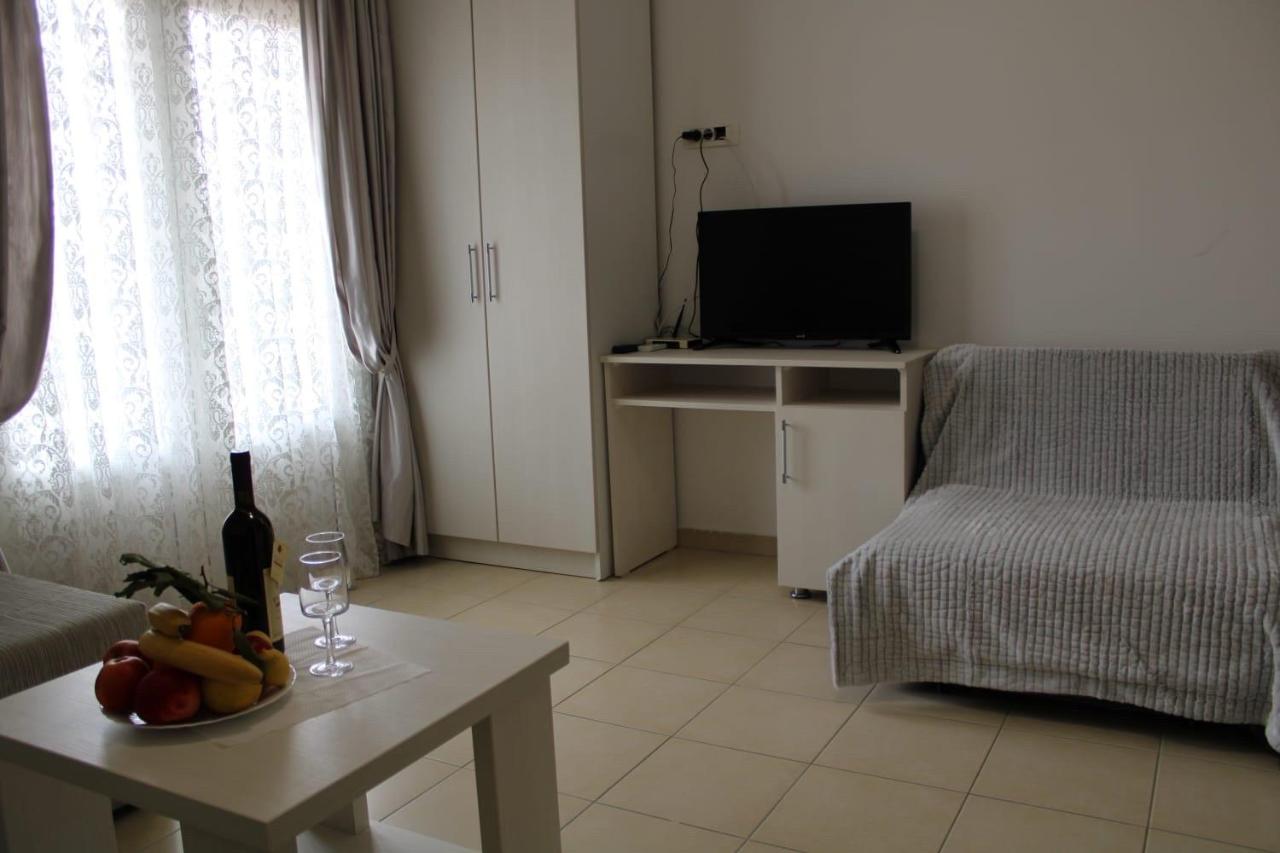 Studio-Apartment mit Balkon