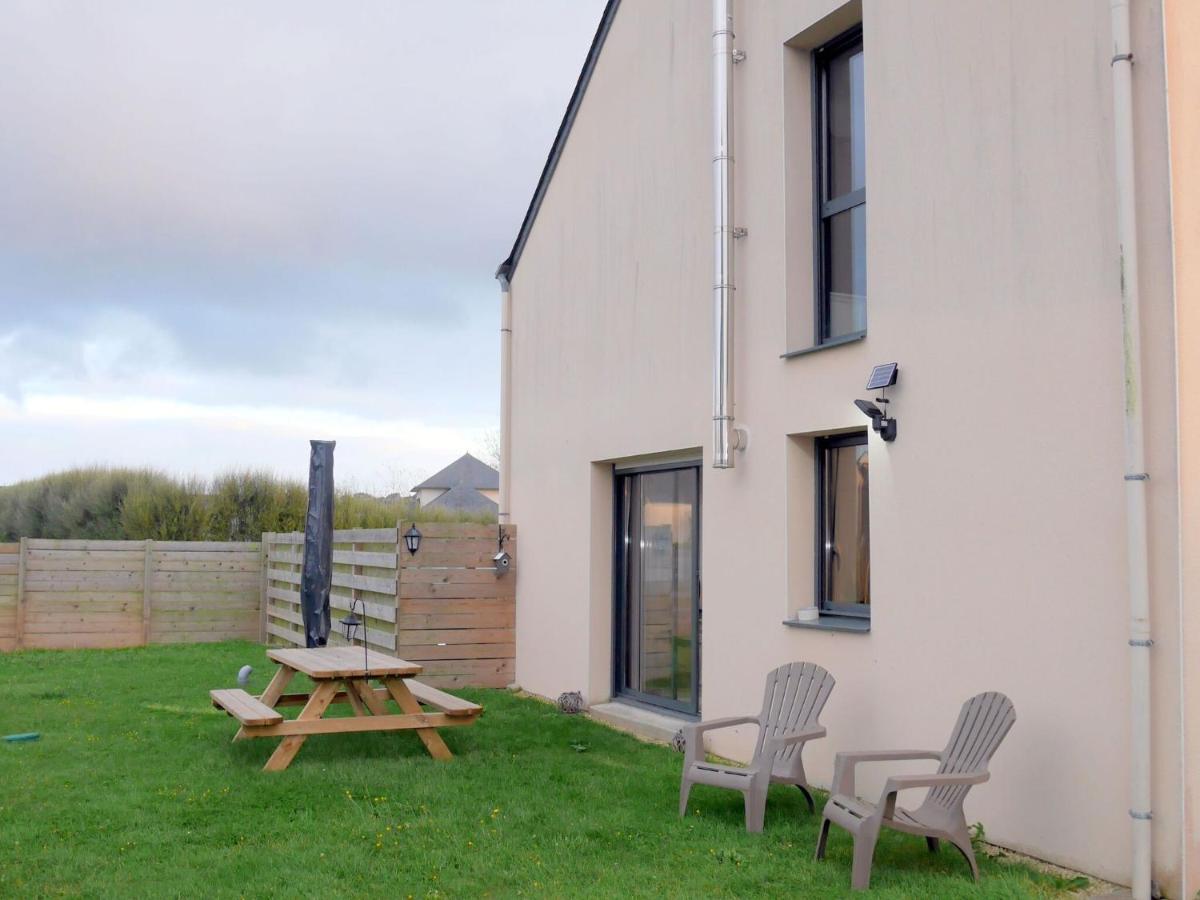 Holiday Home in Le Vougot by Sandy Beach - Chambres d’hôtes Guissény