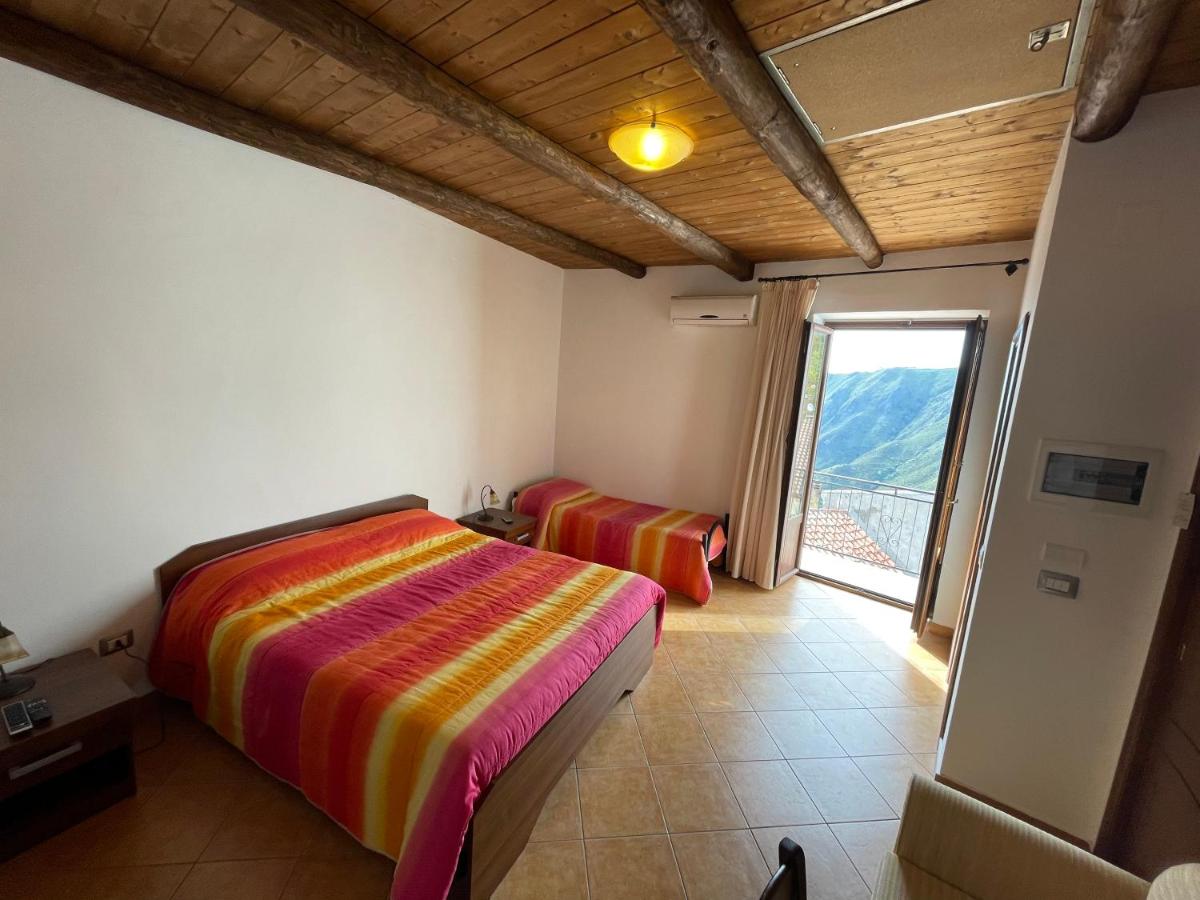 Triple Room with Sea View