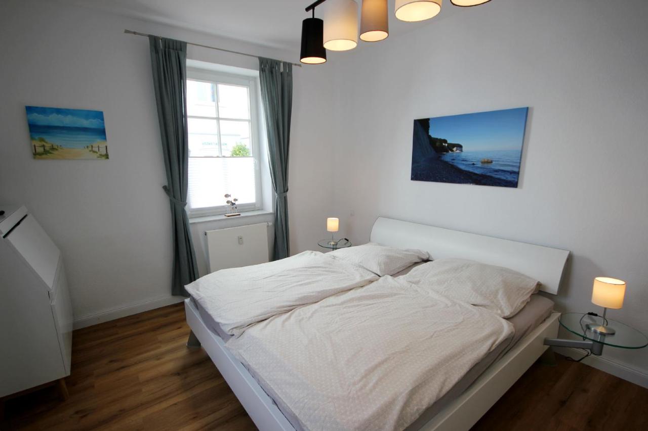 One-Bedroom Apartment 1RB4