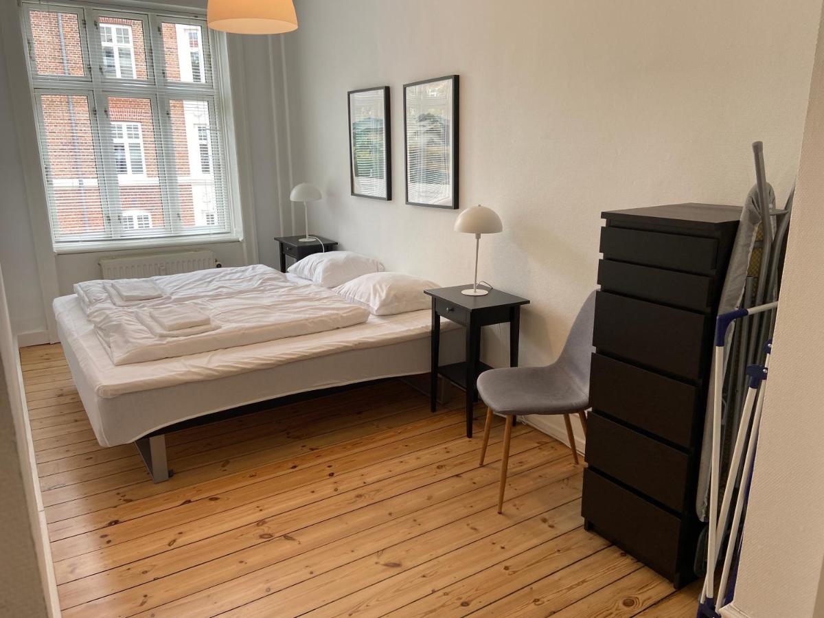 B&B Copenhagen - Bright 2-bedroom apartment in elegant Østerbro - Bed and Breakfast Copenhagen