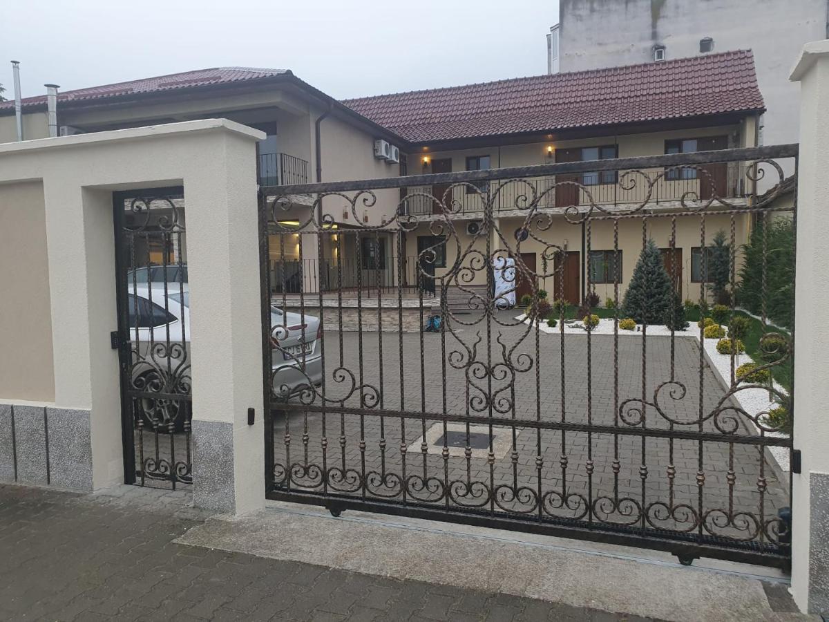 Pensiunea Mystique - B&B Arad