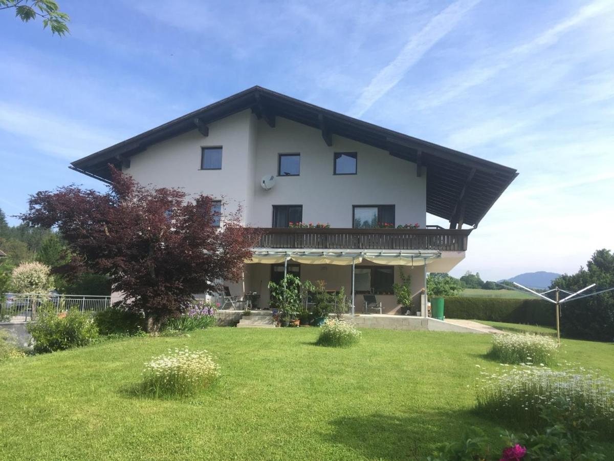 B&B Schiefling am See - Landhaus Zechner - Bed and Breakfast Schiefling am See