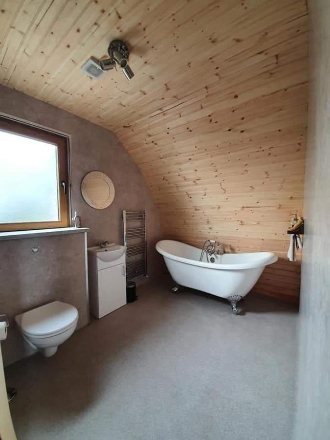 Tollymore Luxury log cabins - B&B