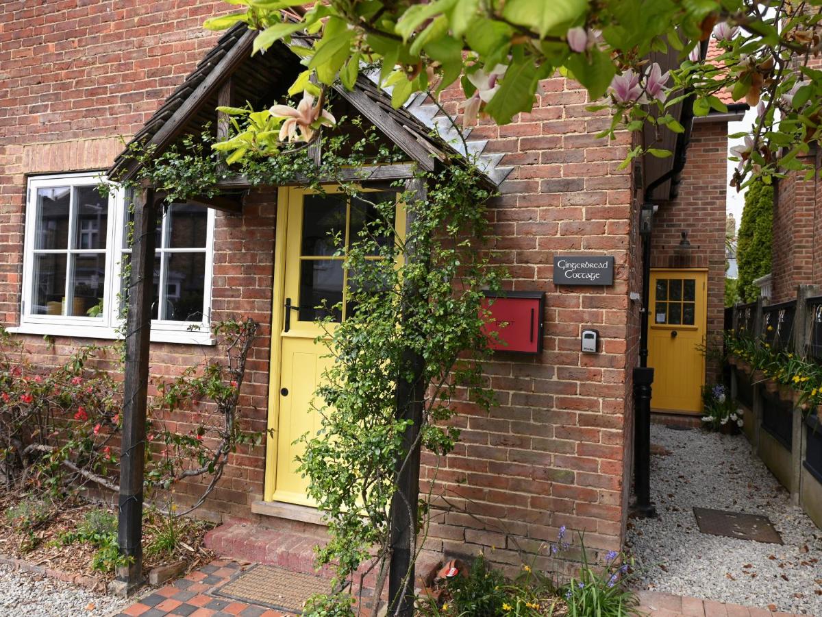 B&B Canterbury - Gingerbread Cottage - Bed and Breakfast Canterbury