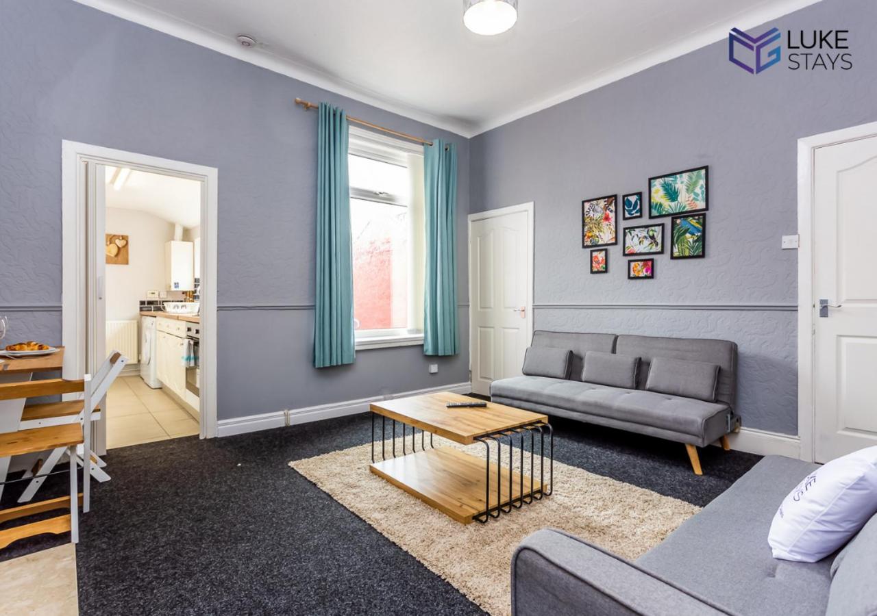 Luke Stays - Nora Street - B&B Pallion