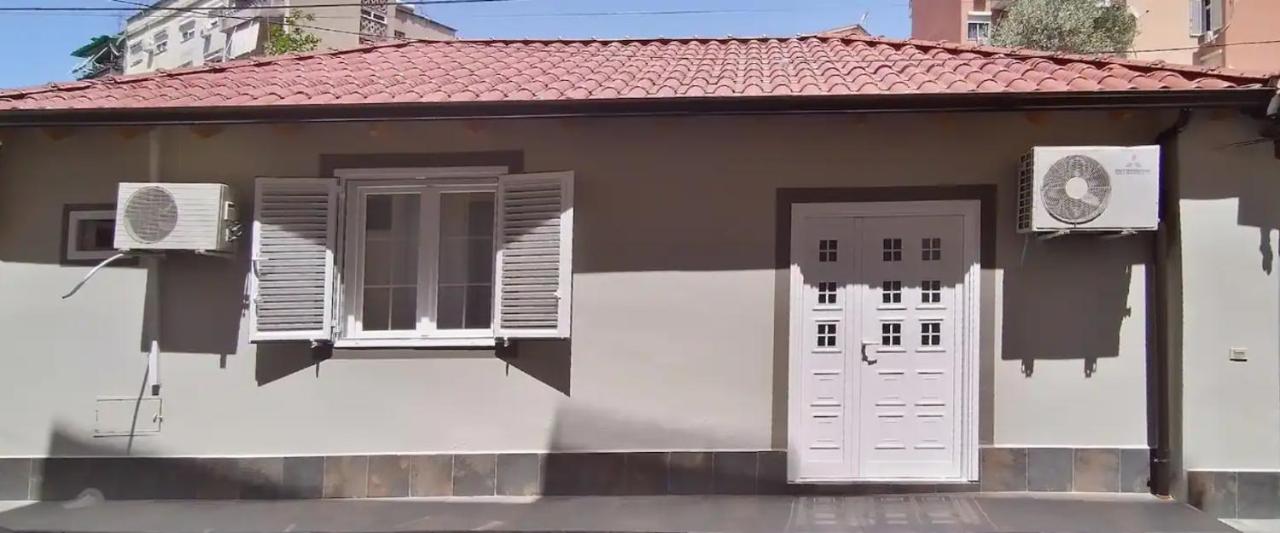 My Home - Entire house in the center of Tirana - Chambres d'hôtes Tirana