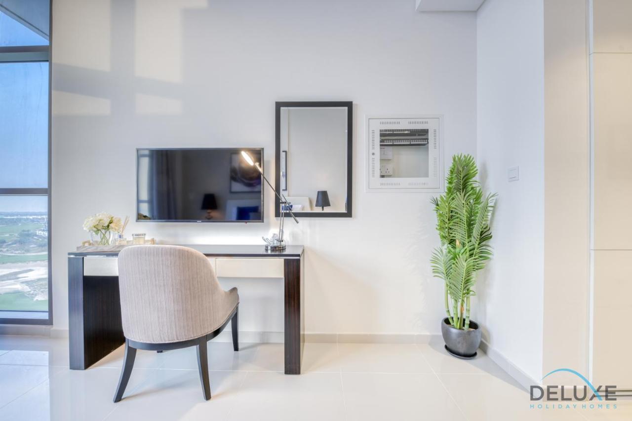Sunlit Studio at Golf Promenade 2A DAMAC Hills By Deluxe Holiday Homes - Chambres d’hôtes