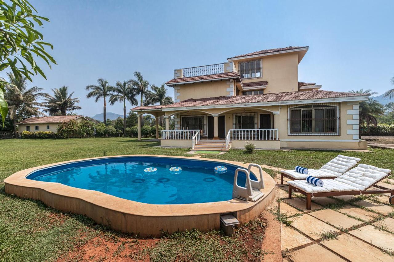 B&B Parhur - SaffronStays Minerva - 100 percent pet-friendly pool villa with huge lawn - Bed and Breakfast Parhur