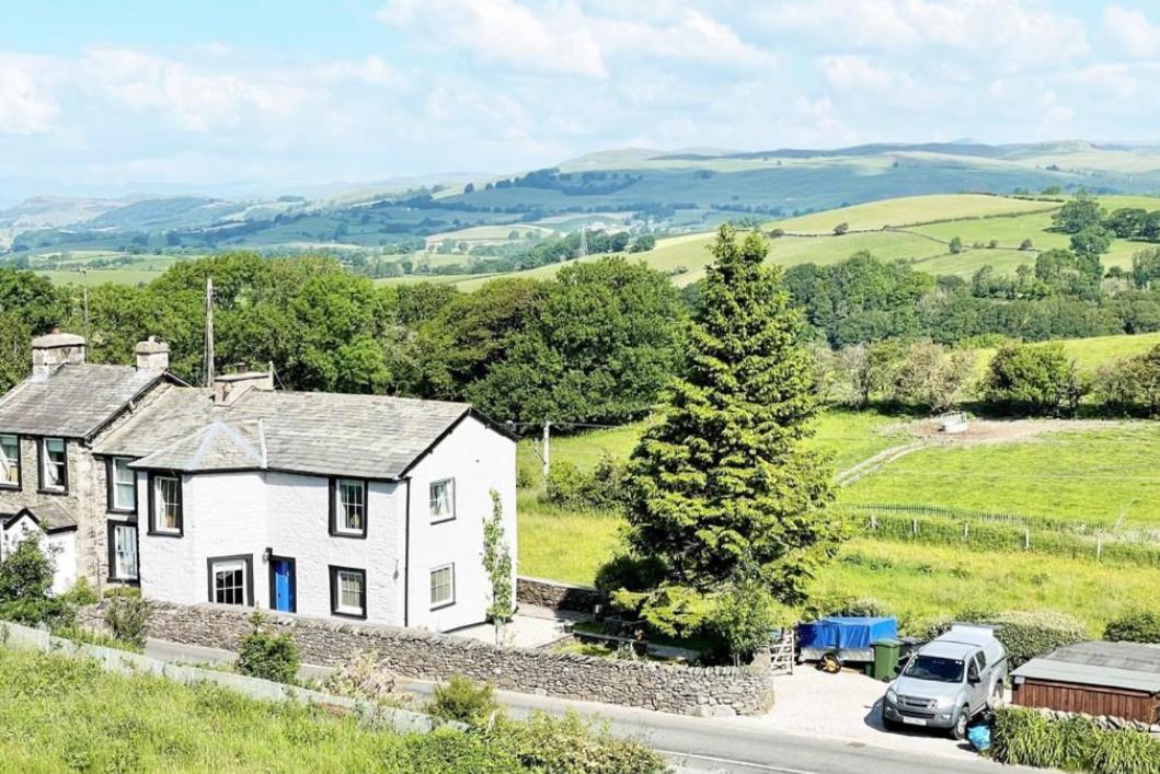 B&B Kendal - Cosy country cottage with log fireplace and views - Bed and Breakfast Kendal