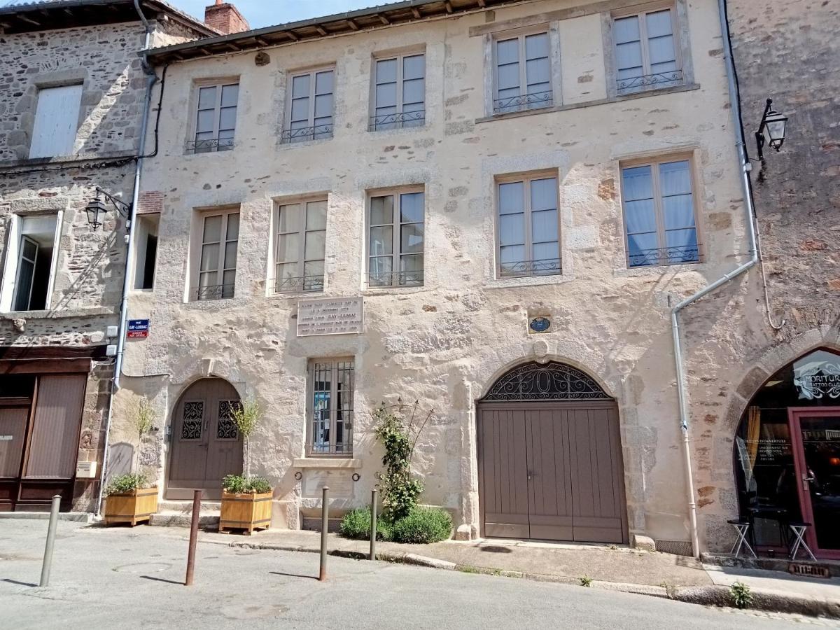 MAISON GAY LUSSAC St LEONARD DE NOBLAT - Bed and Breakfast