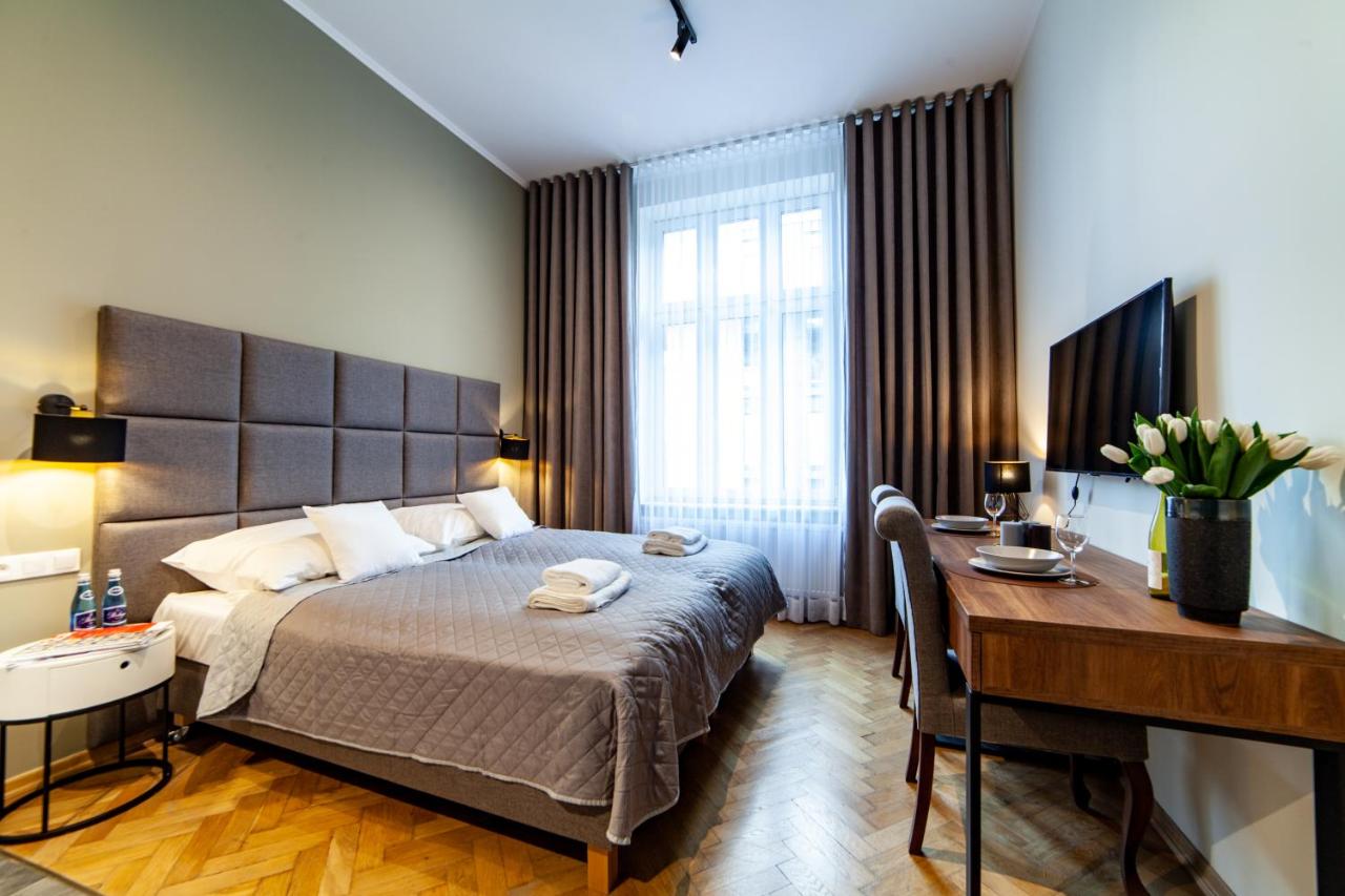 MILU Apartments Kurkowa - Bed and Breakfast Krakau