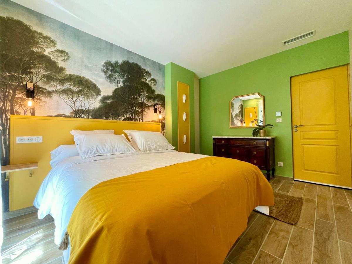 Chambre Double - Vue sur Piscine