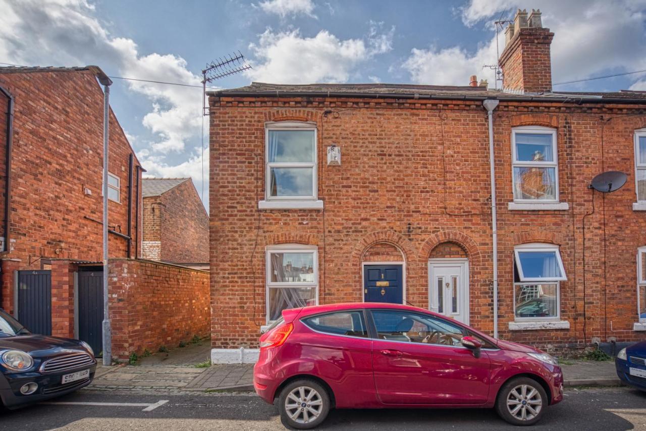 *NEW* Chester Canal Side 2 bed character home - B&B