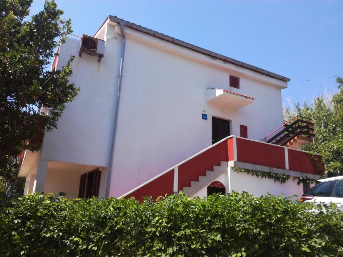 Angela Apartments -Lopar - Chambres d’hôtes