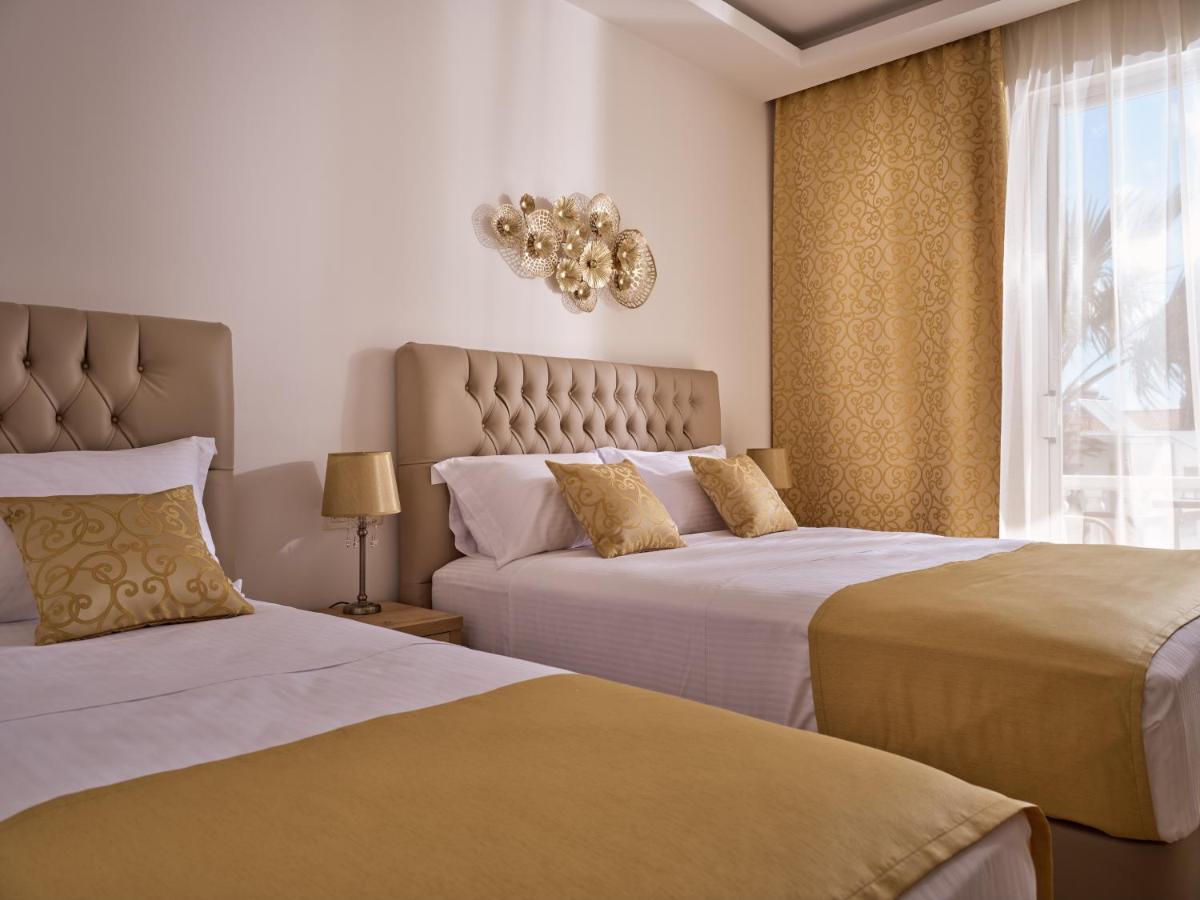 Deluxe Suite with Sea View