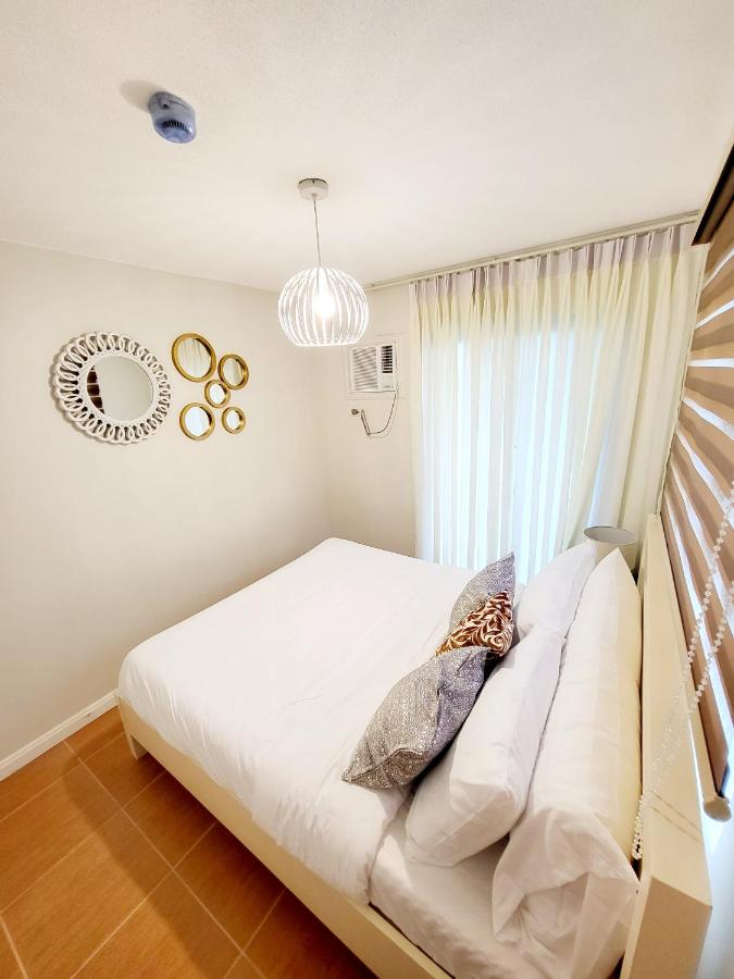 B&B Cagayan de Oro - KATE'S CORNER @ ONE OASIS QUEEN BED FOR 2 - Bed and Breakfast Cagayan de Oro