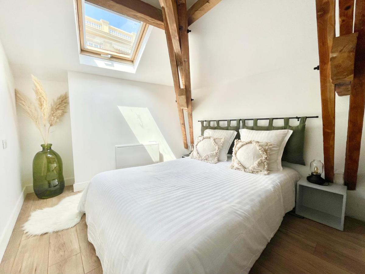 Bioves en Duplex-climatisation-centre ville-plage - B&B