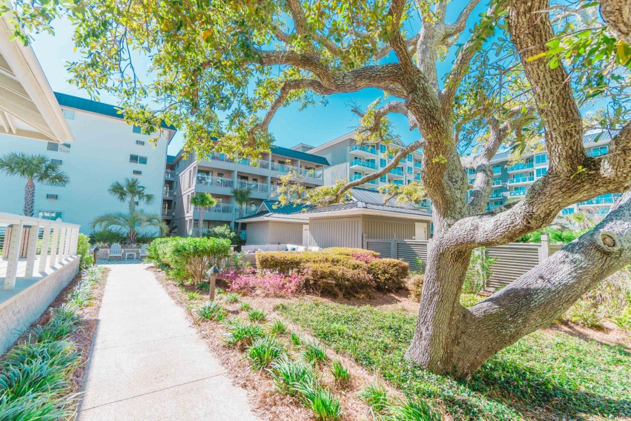 Stunning Views!!-Oceanfront Villa-Heated Pool-Private Balcony-Tiki Bar-Walk to Coligny Plaza - B&B Hilton Head Island