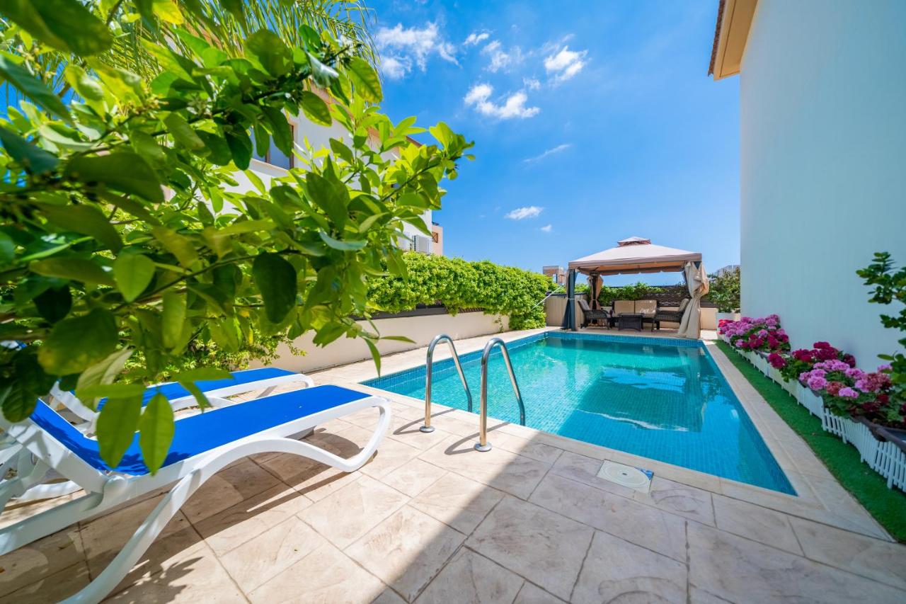 Carina villa for 6 persons - B&B Paralímni